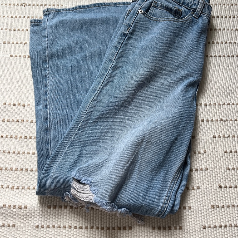 BRAND NEW NEVER BEEN WORN NWT